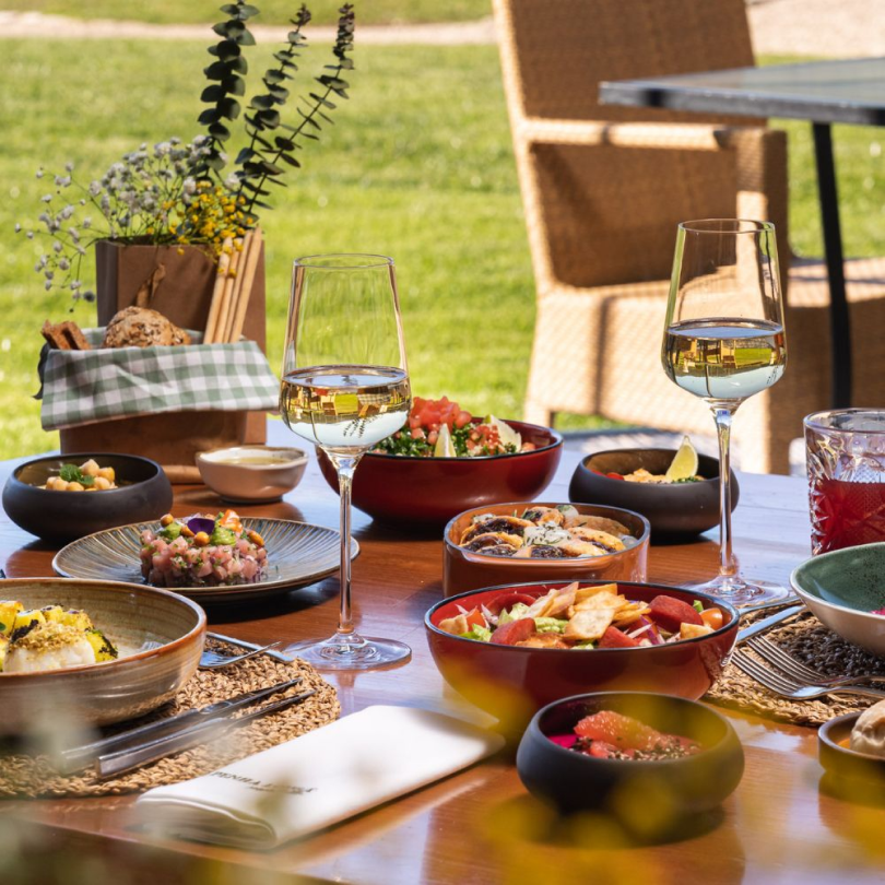 SUNDAY FEAST AT PENHA LONGA MERCATTO